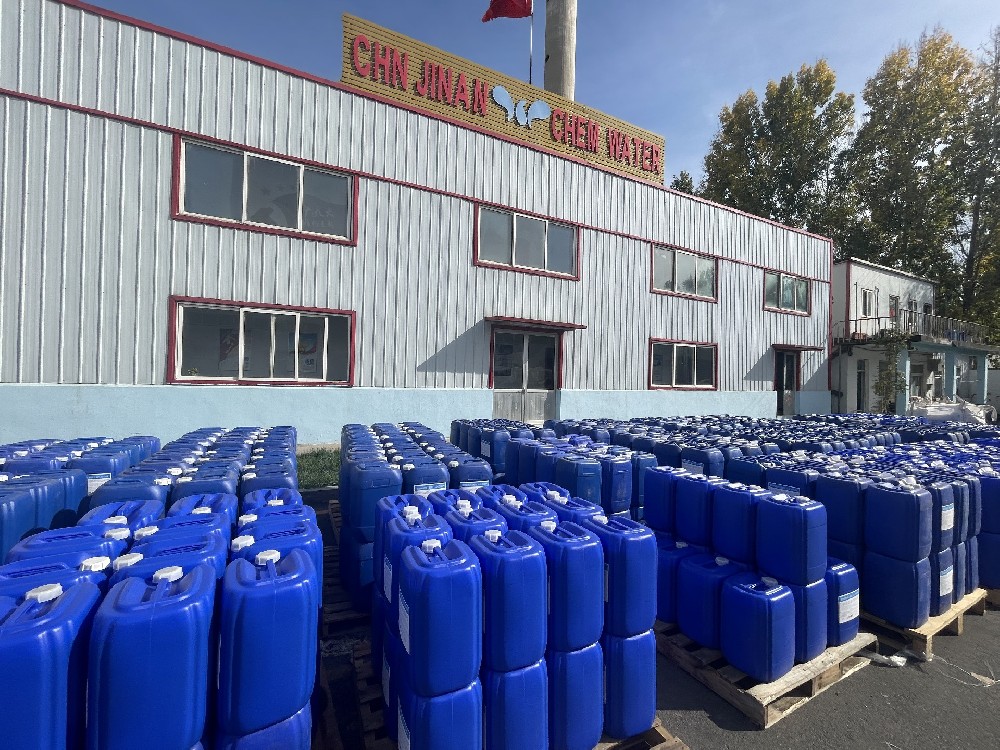 供熱采暖季來(lái)臨，40噸熱網(wǎng)阻垢劑發(fā)貨！